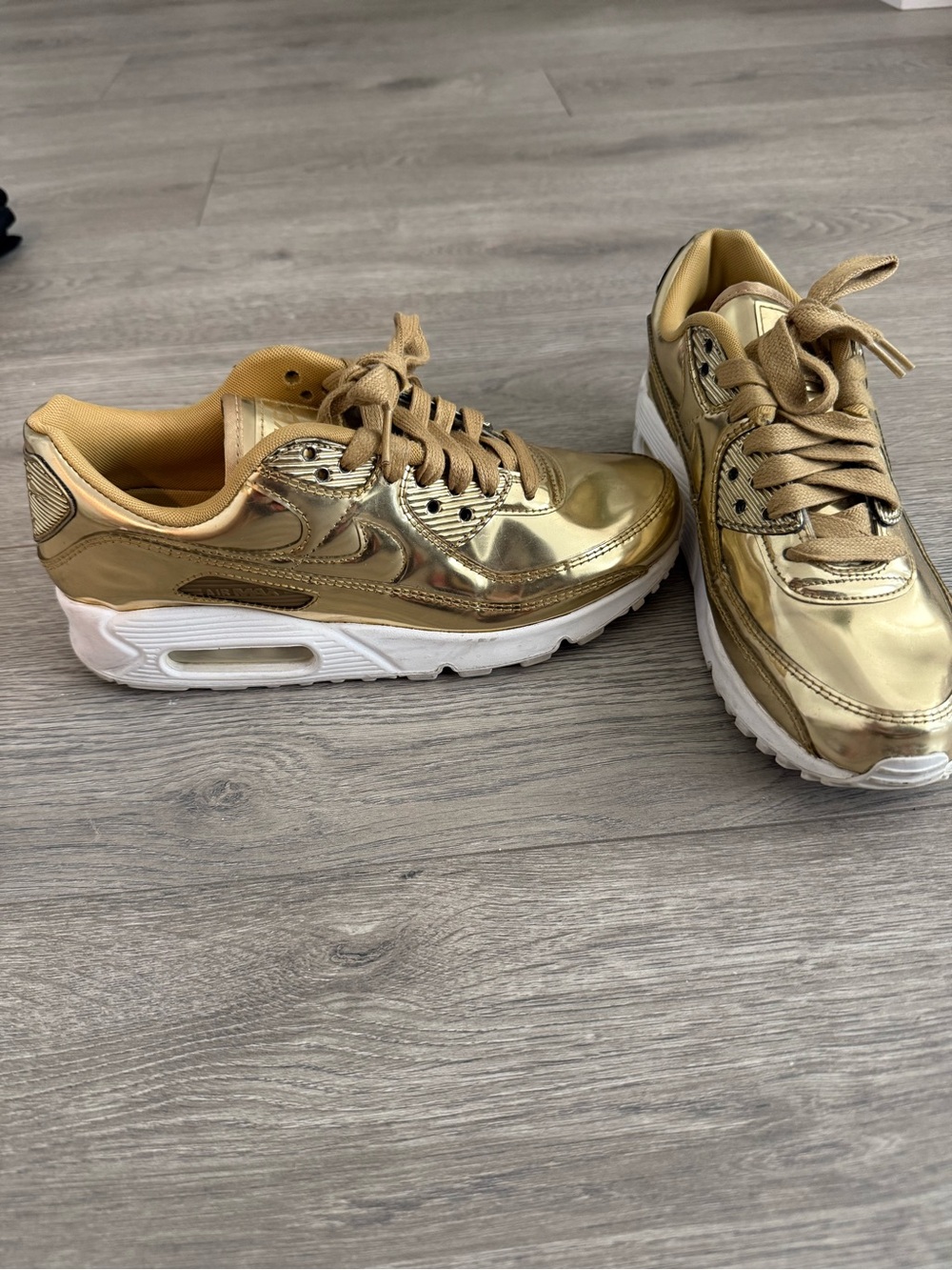 Nike Air Max Liquid Gold womens size 7